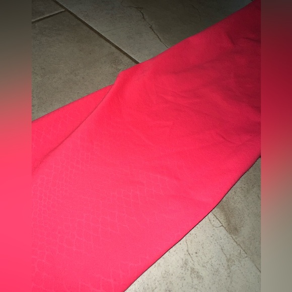 Under Amour Heat Gear Hot Pink Legging with Sheer Snakeskin Print Size L - Picture 4 of 8